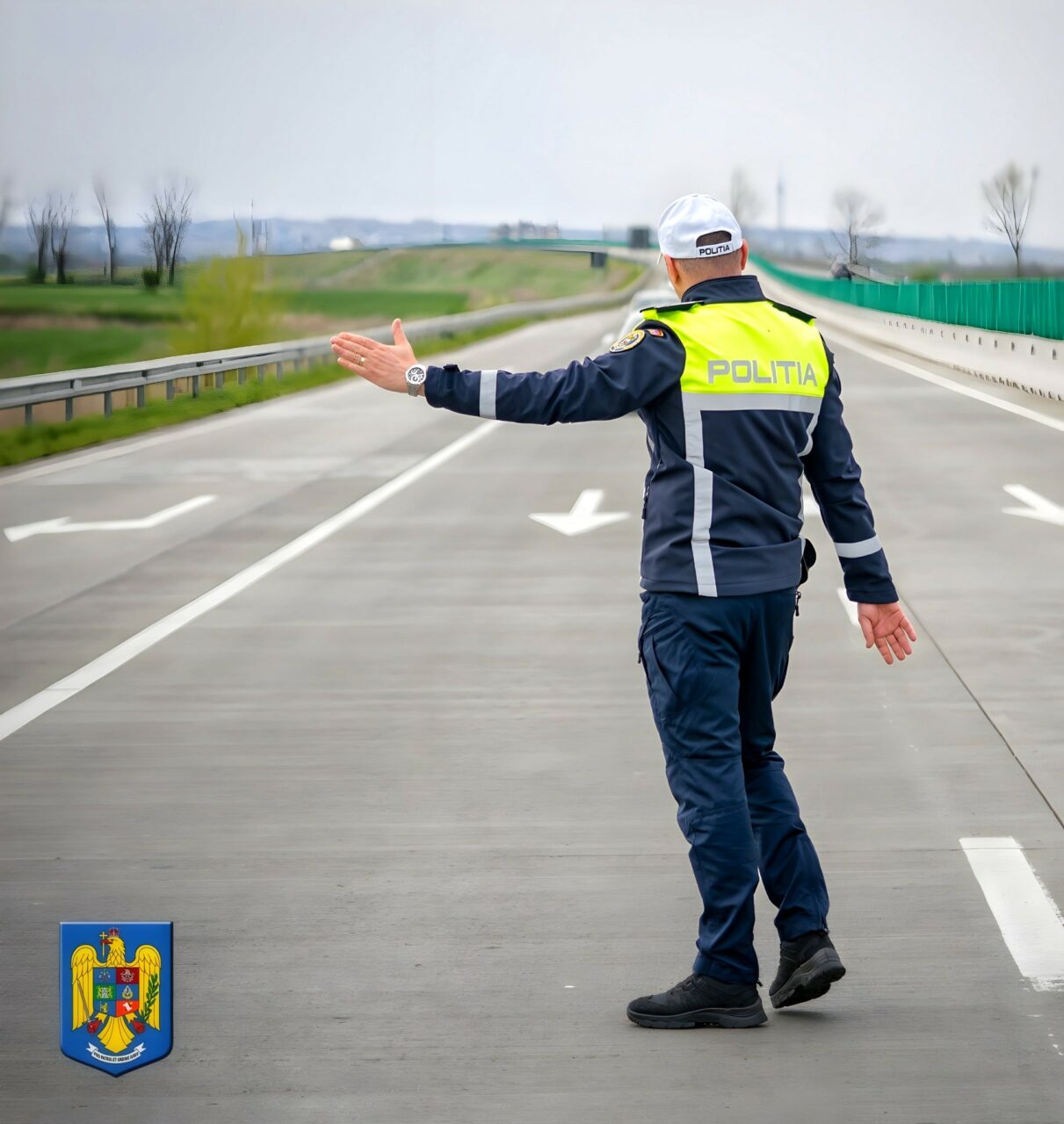 Un bărbat de 90 de ani conducea de zeci de ani cu permisul auto EXPIRAT. Cum a fost prins, până la urmă, bătrânul șofer