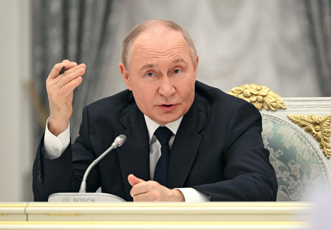 RĂZBOI în Orientul Mijlociu, ziua 809. Miniștri sirieni, primiți la Moscova de Vladimir Putin