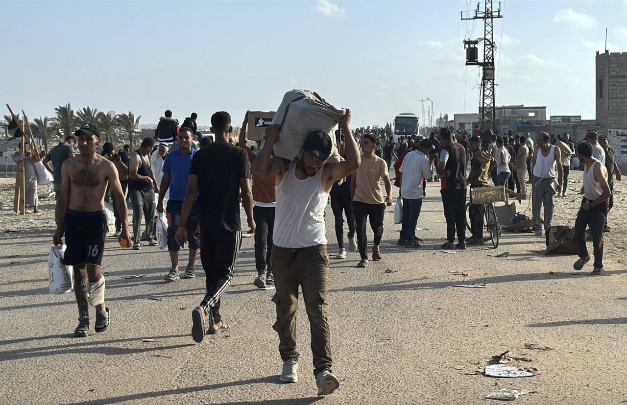 Noi detalii despre DRUMUL SUFERINȚEI. Evacuații palestieni din Fâșia Gaza susțin că ar fi fost ajutați chiar de Israel. Miza zborului misterios