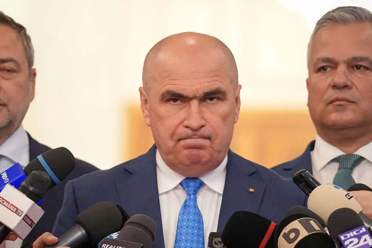 Premierul Ilie Bolojan, după ce prima zi de școală a fost marcată de PROTESTELE profesorilor: „Economiile reprezintă cam 10% din bugetul educației”