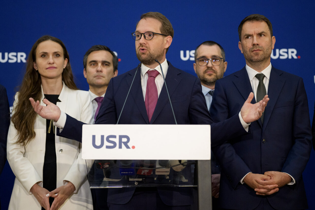 USR atacă legea ONG-urilor: „Asta nu se cheamă transparență. Se cheamă intimidare” / „Nu votați pentru a pune România pe lista Rusiei și Belarusului”