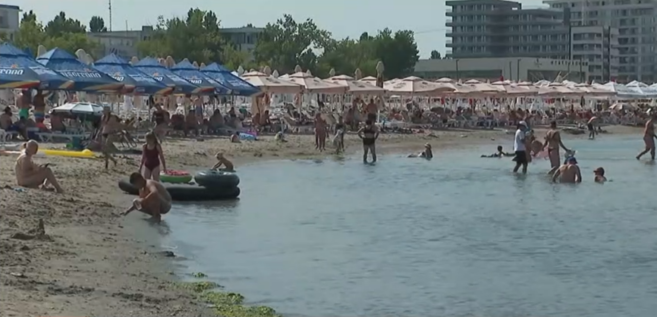 Trafic de coșmar. Week-end sufocant la MARE de Sf Maria. Sute de mii de turiști vor aglomera plajele și șoselele