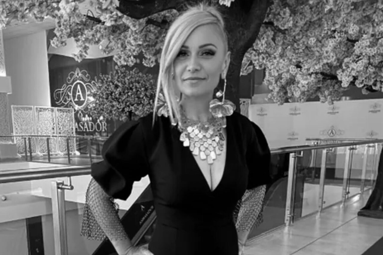 Muzica românească, în DOLIU! A murit o îndrăgită artistă, printre cele mai bune voci din țară