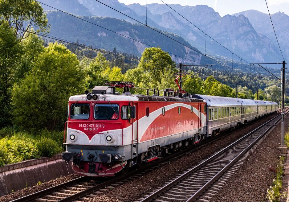 CFR Călători mărește capacitatea de transport pentru MINIVACANȚA de Sfânta Maria