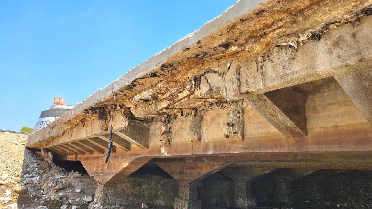 Imaginile ruinei de la PLANȘEUL Unirii. Daniel Băluță: „Pur și simplu se sfărâmă la cea mai mică atingere a utilajelor”