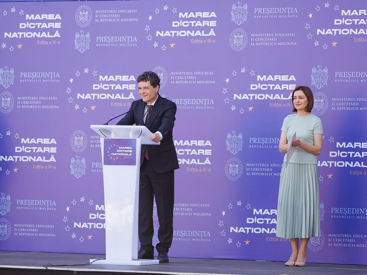 Nicuşor Dan, 3 VIZITE în Republica Moldova, în 3 luni. Acum, cu prilejul Zilei Limbii Române, a participat la „Marea Dictare Naţională”