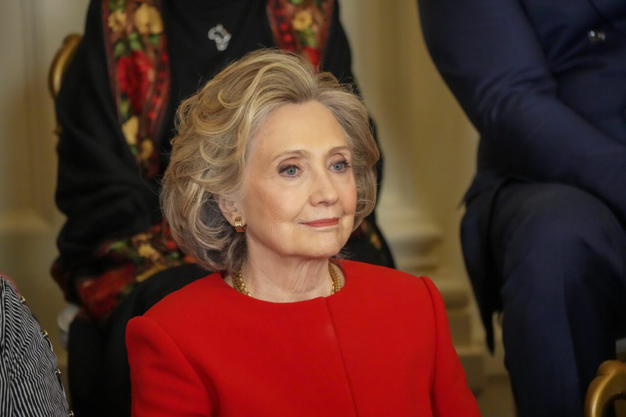 Rivala Hillary Clinton l-ar nominaliza pe Trump la Premierul Nobel pentru Pace / „Dacă ar putea pune capăt acestui război teribil”