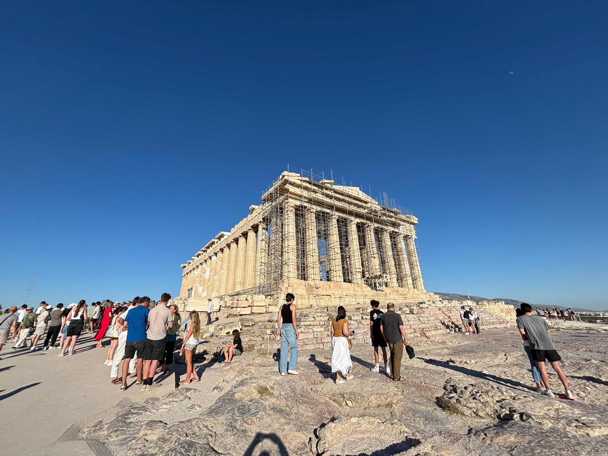 Restricții pentru femei în Grecia, amenzi de până la 3.000€