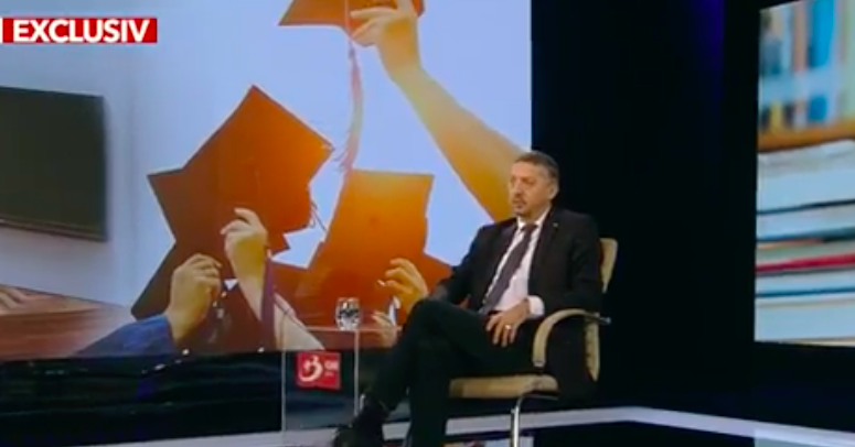 Daniel David pasează responsabilitățile “reformei”. Ministrul spune că autoritățile locale se ocupă de comasările școlilor