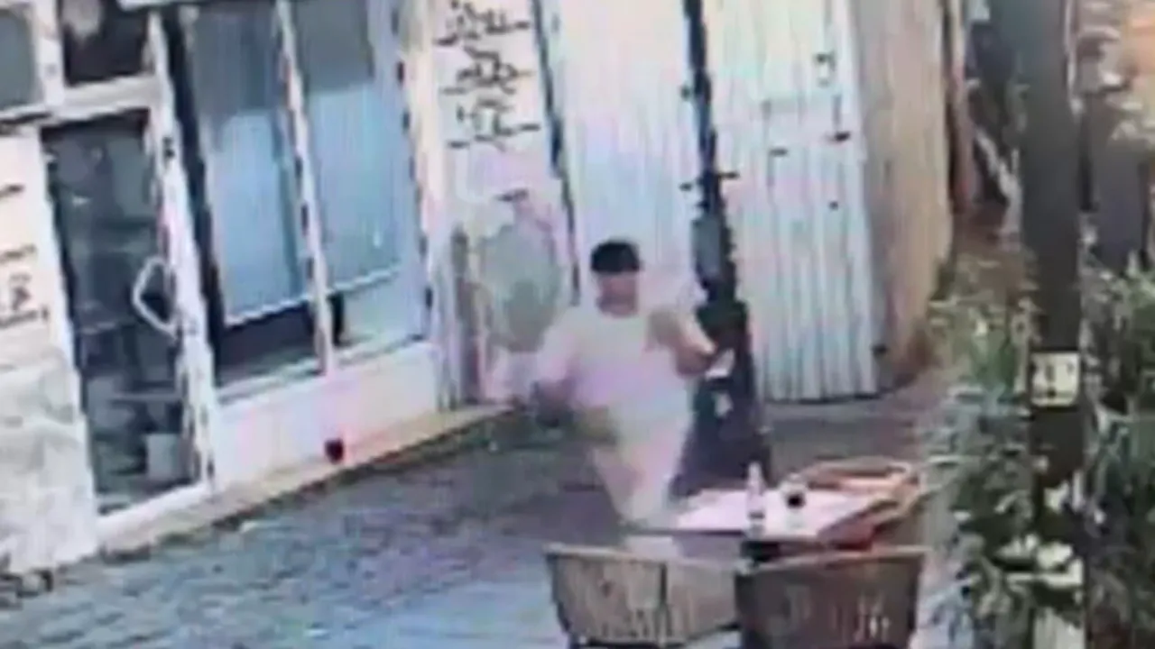 Turcul care a tras cu pistolul în Centrul Vechi al Capitalei a fost ARESTAT preventiv. Ce acuzații i se aduc bărbatului