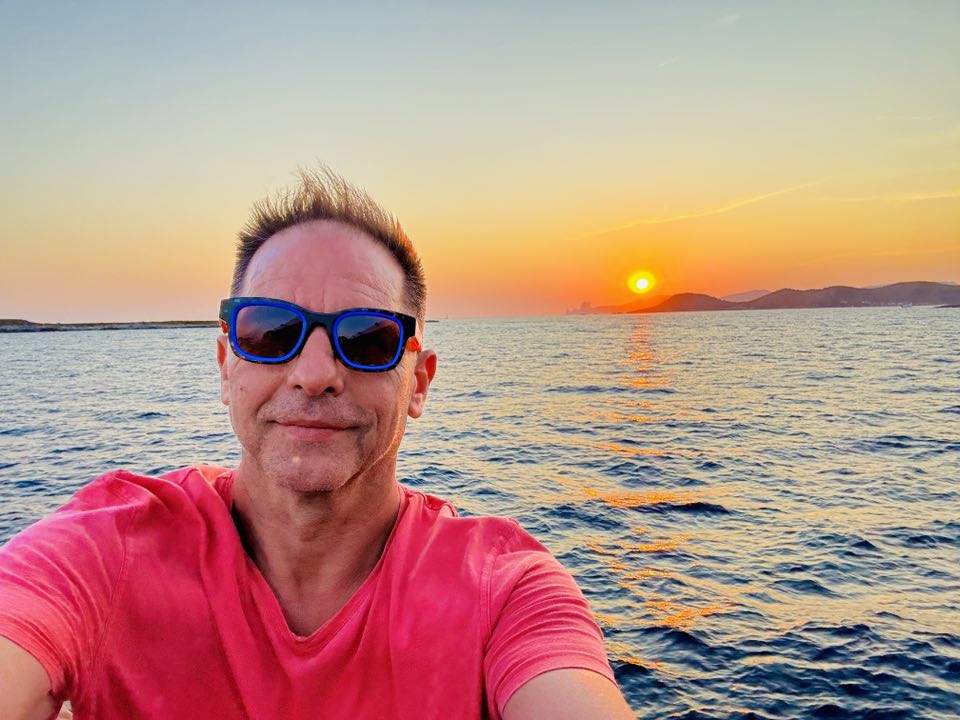 Dan Negru a mers pe litoralul românesc, după ce s-a spus că stațiunile sunt goale. Ce a descoperit prezentatorul TV