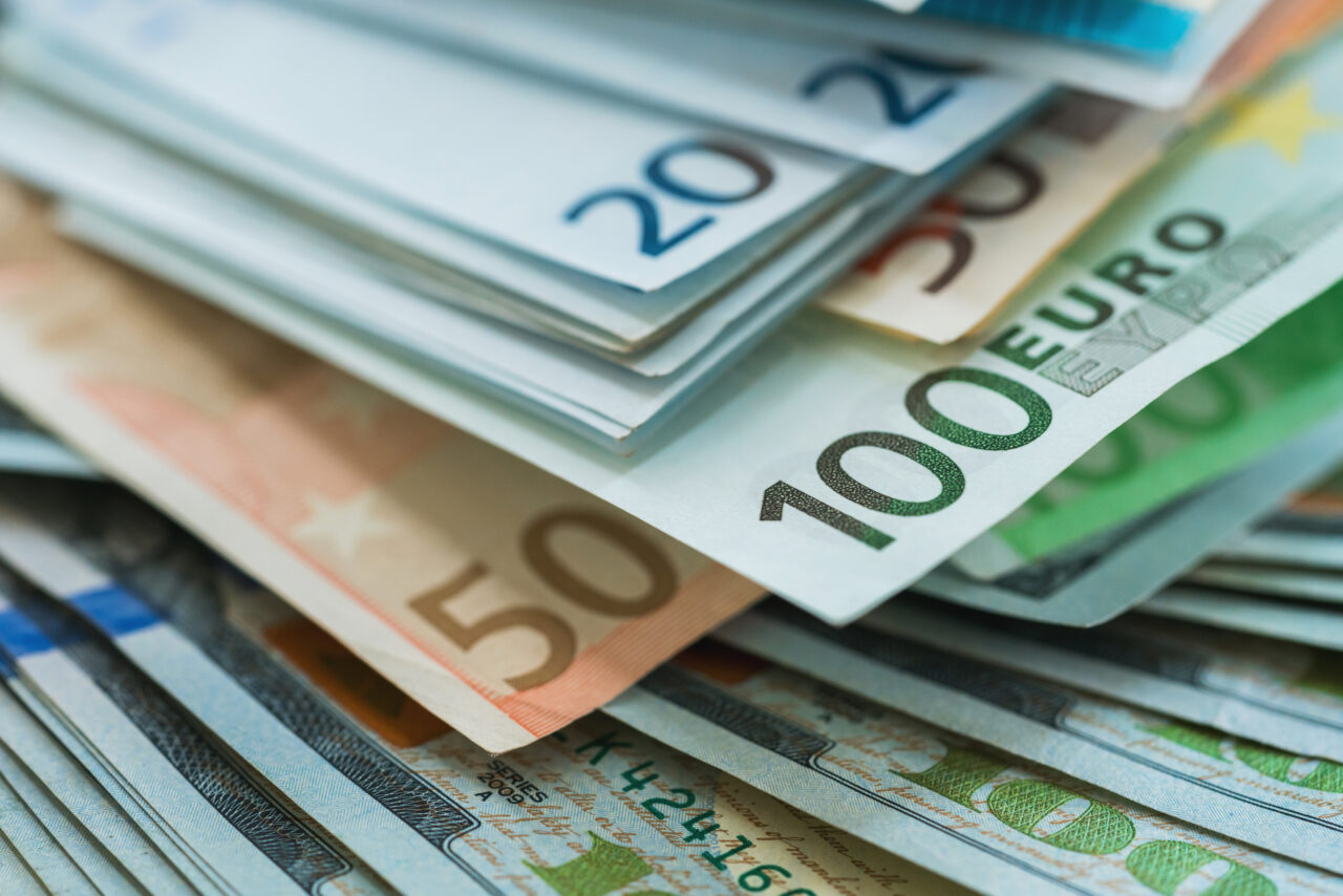 Cum poți obține până la 200.000 de euro de la stat. Peste 5.000 de români au beneficiat deja de sprijin