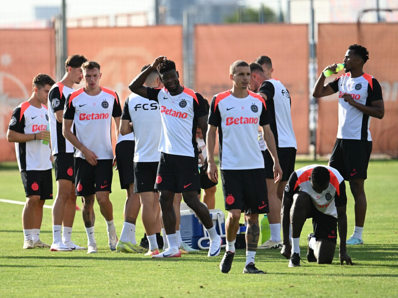 A plecat de la FCSB în ziua meciului cu Drita. Jucătorul, prezentat la noua echipă din Superliga