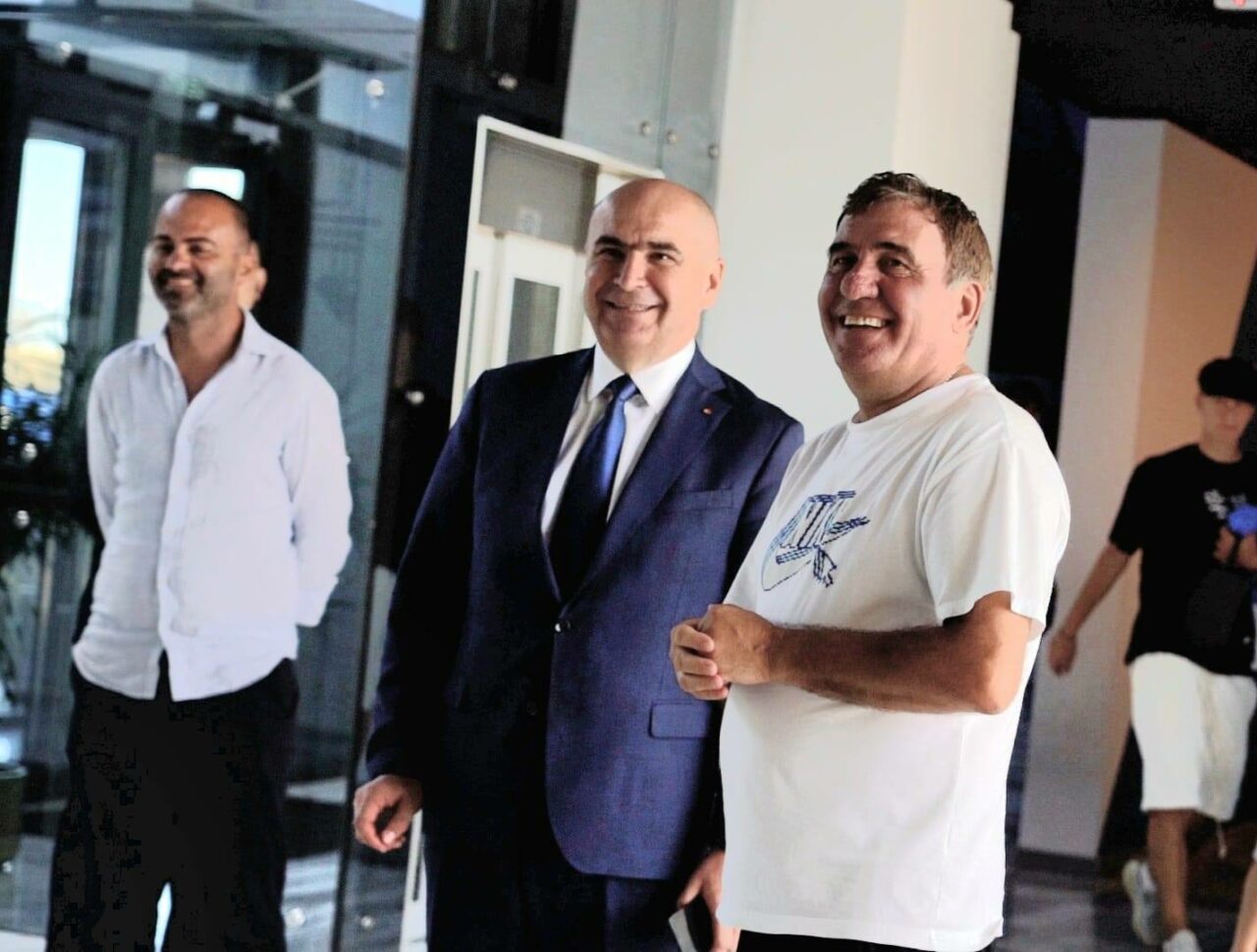 Romunski premier Ilie Bolojan obiskal nogometno akademijo Gheorgheja Hagija
