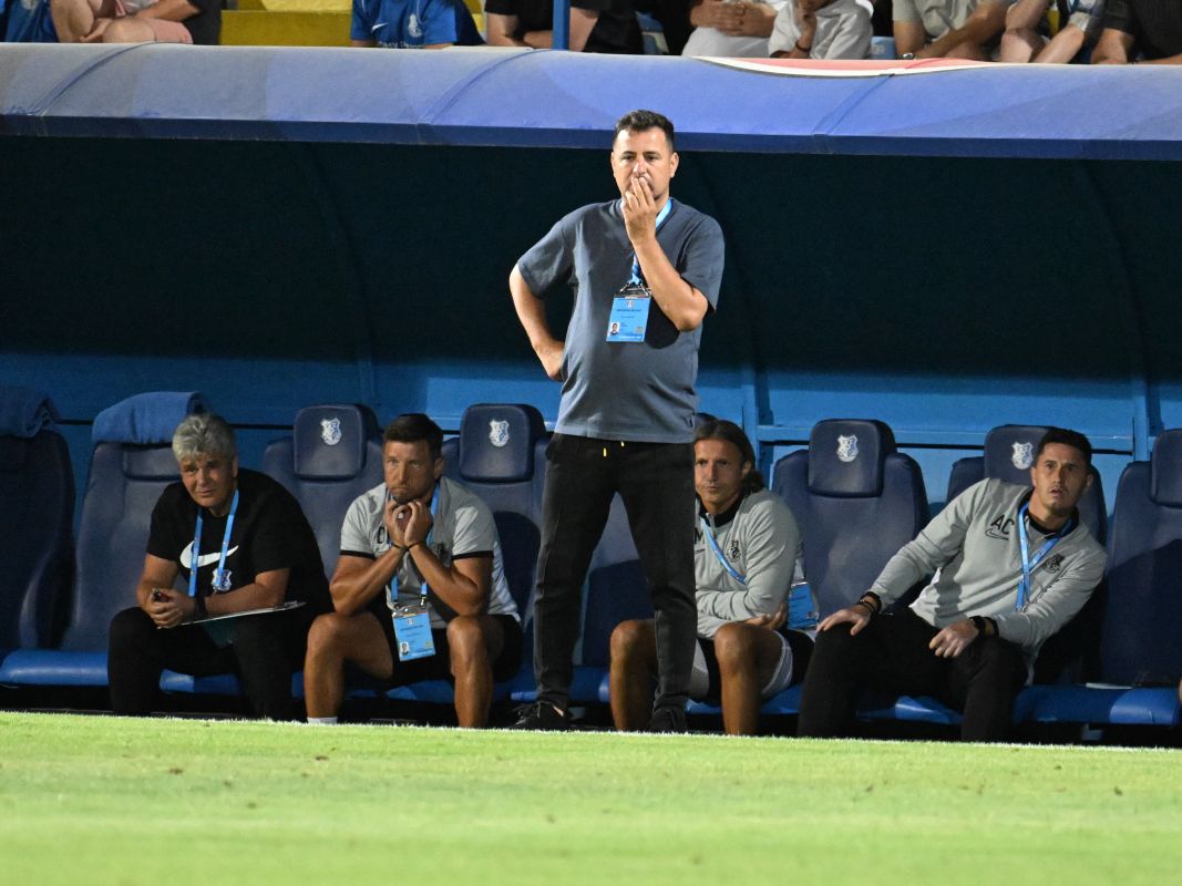 U Cluj a învins-o în zece oameni pe Farul, Ianis Zicu acuză ARBITRAJUL: „O manieră ciudată. I-a ajutat să ajungă în prelungiri”