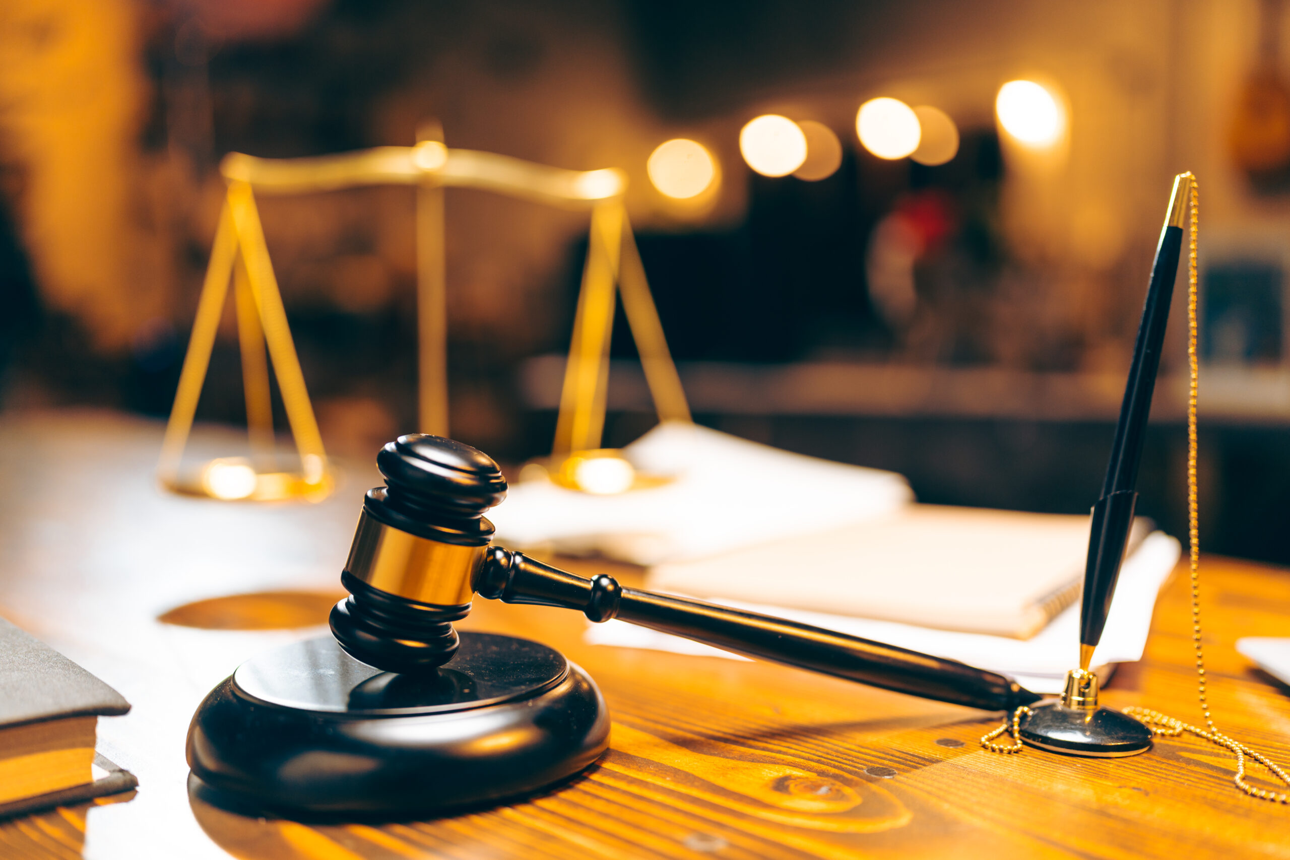 Brașovean reținut pentru ultraj judiciar după atacul asupra avocatului