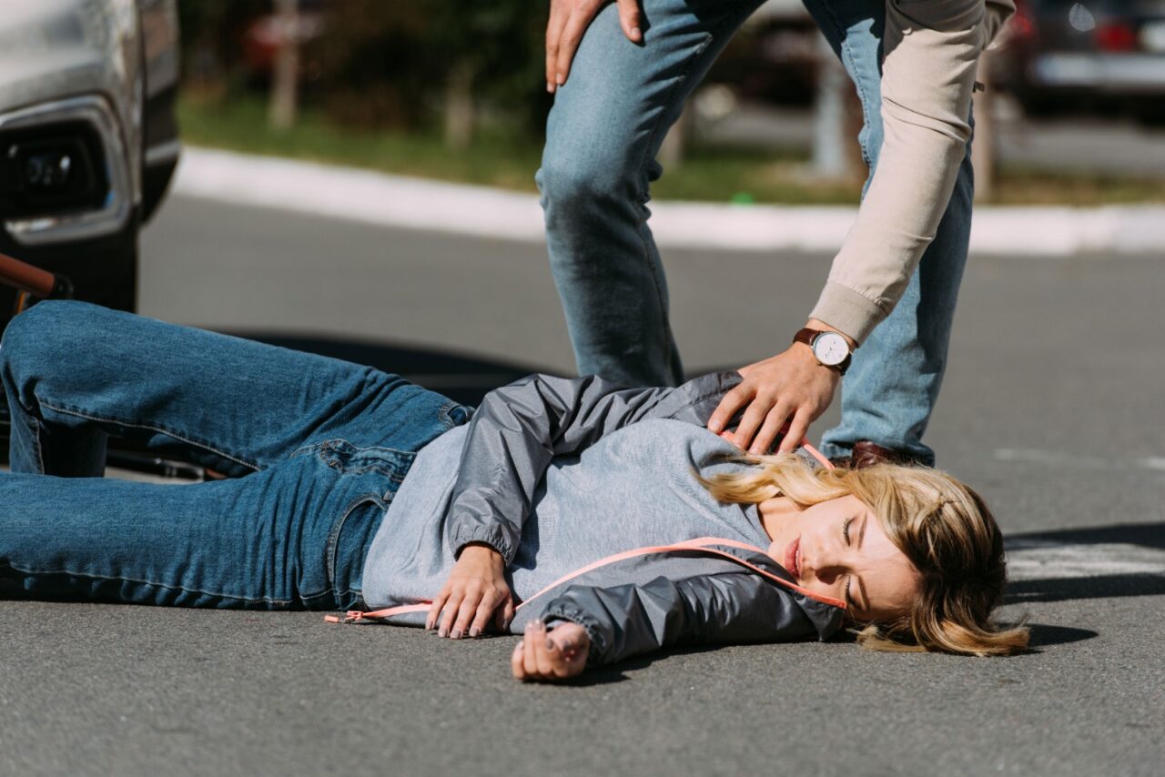 Un polițist i-a sărit în ajutor unei femei care a leșinat la o benzinărie și i-a plătit carburantul. IPJ Maramureș: Binele se face în liniște