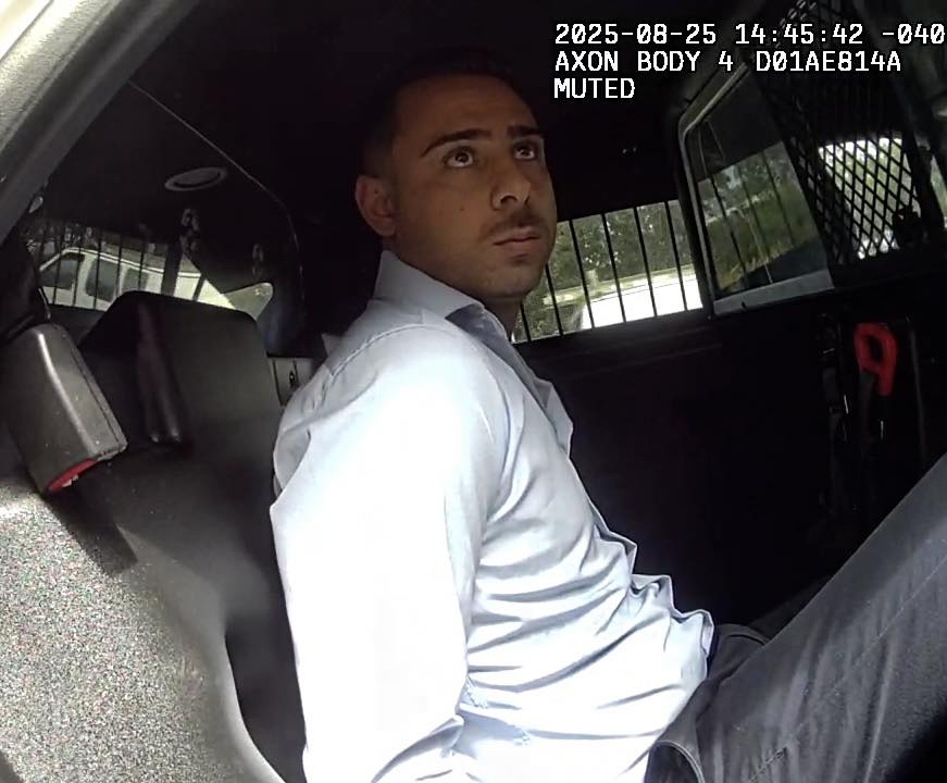 Marcu Rostaș, cetățean român, a fost arestat în SUA după ce poliția a văzut la mâna fiului lui de 10 ani un Rolex de 40.000 $. Ce s-a aflat despre el