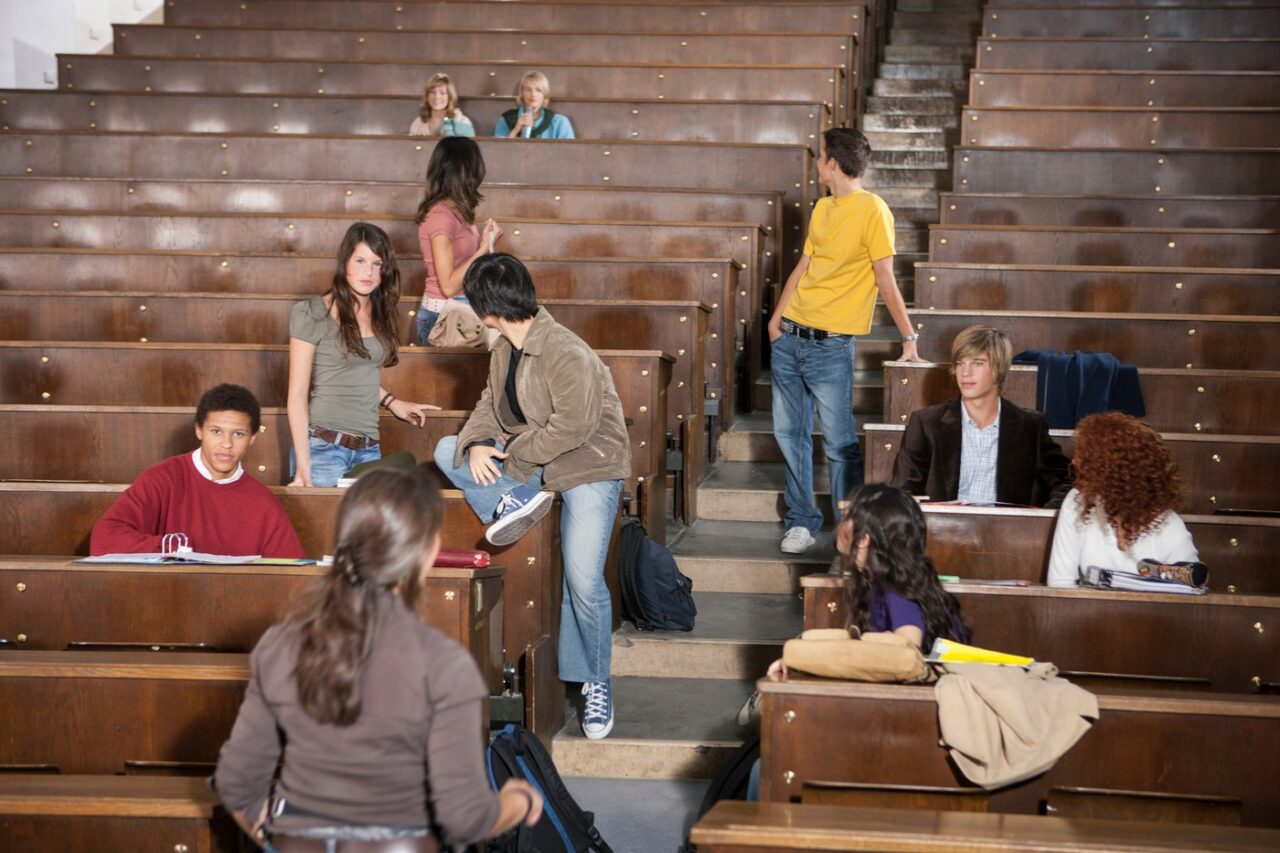 Zaradi varčevalnih ukrepov bo več kot 44.000 romunskih študentov ostalo brez štipendij