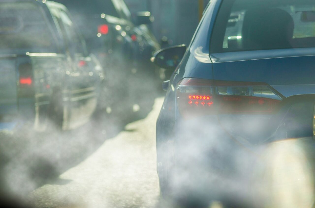 Unul dintre cei mai mari producători de autoturisme de lux critică planul UE de a INTERZICE mașinile pe benzină și motorină din 2035: „Treziți-vă”