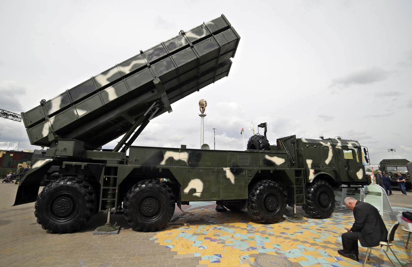 Belarus analizează modalități de a-și înarma sistemele de rachete cu focoase NUCLEARE