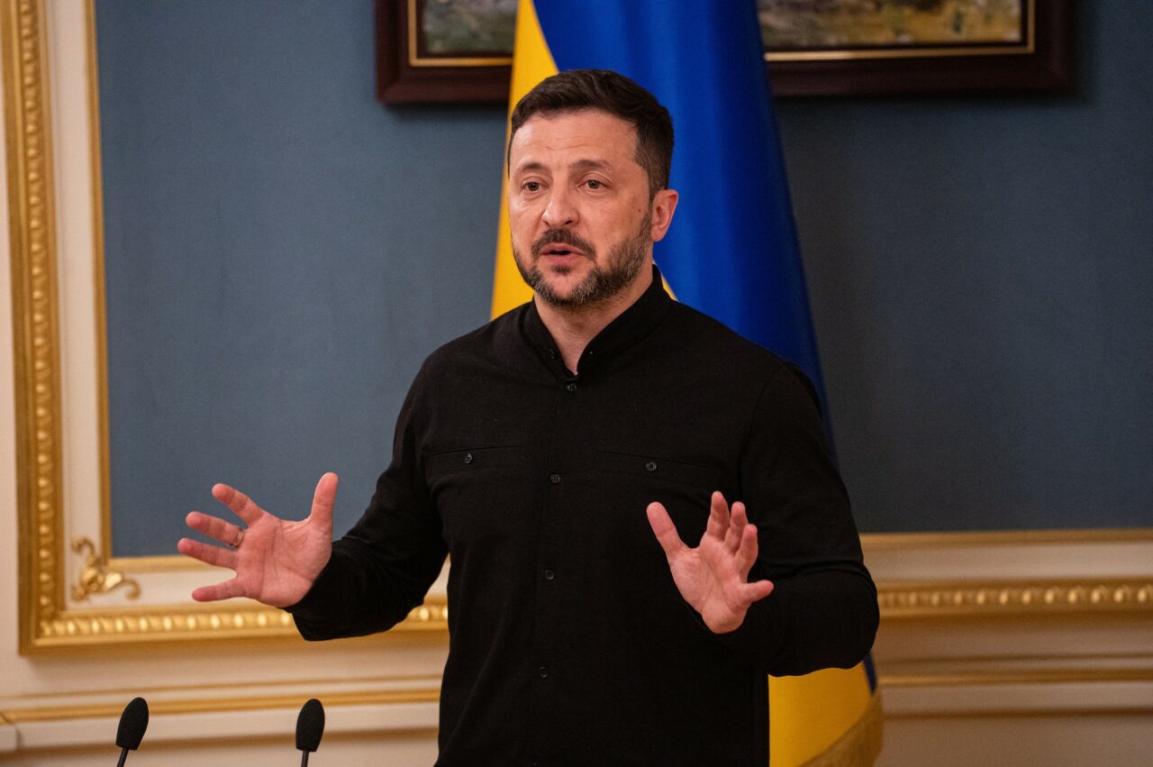 Zelenski îi transmite lui Trump că Ucraina NU va ceda teritorii în Donbas /„Nu am de gând să predau țara noastră”