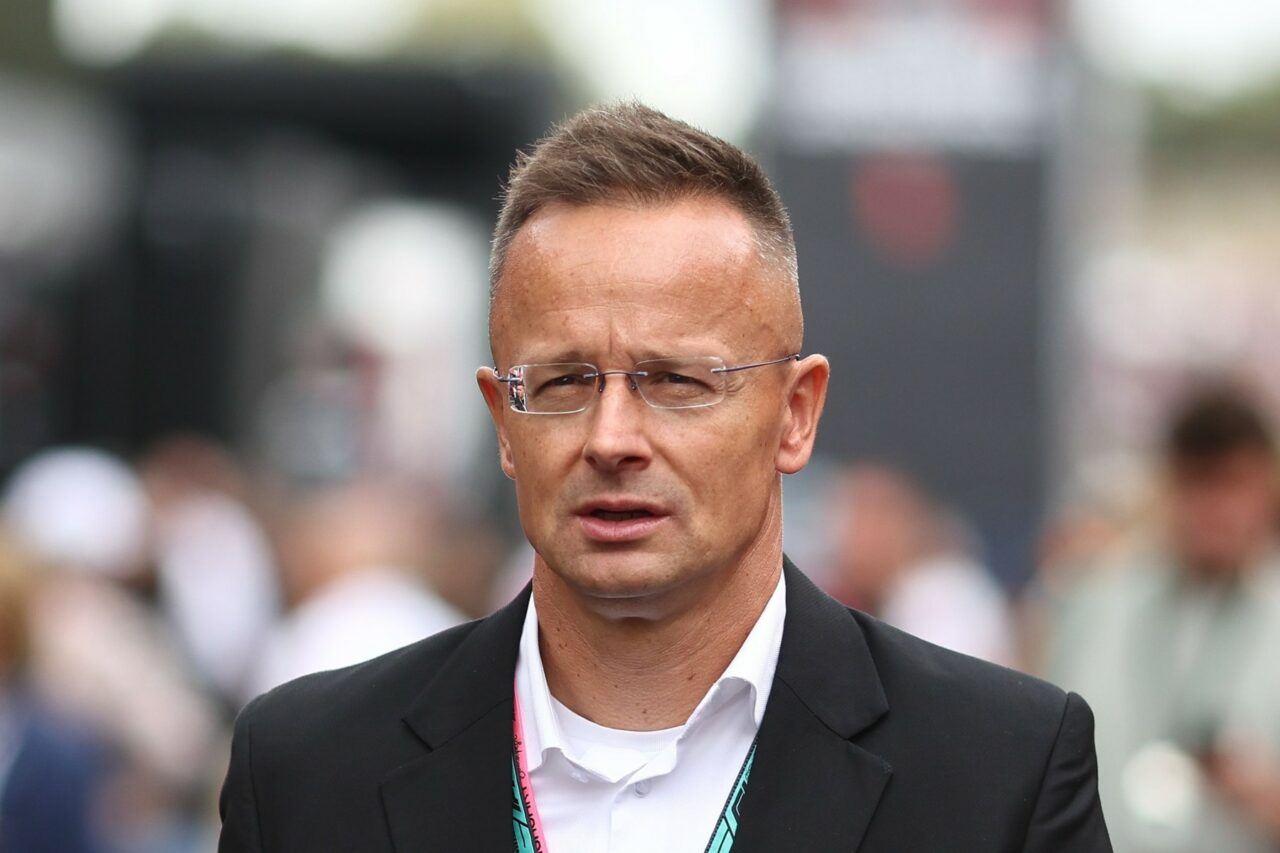 Peter Szijjarto anunță că UNGARIA se oferă să găzduiască o eventuală discuție între liderii din Rusia și Ucraina