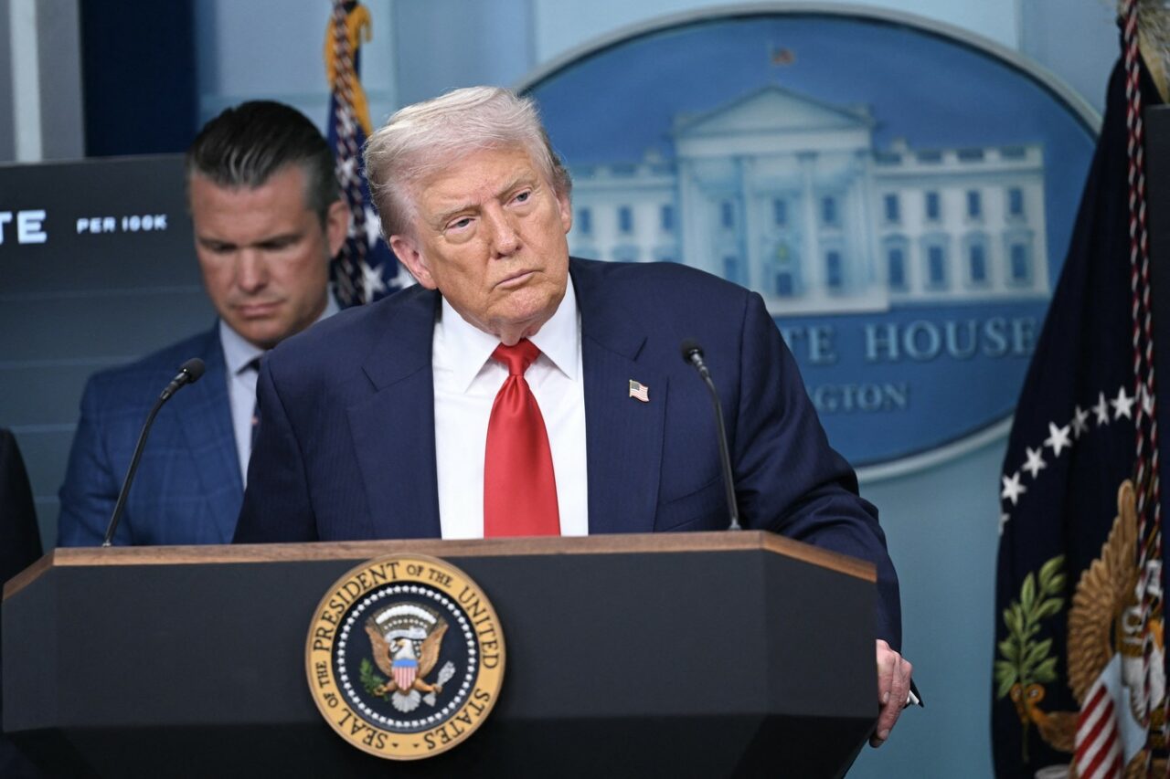Câteva ore până la întâlnirea ce ar putea schimba lumea! Avionul lui DONALD Trump e în drum spre Alaska