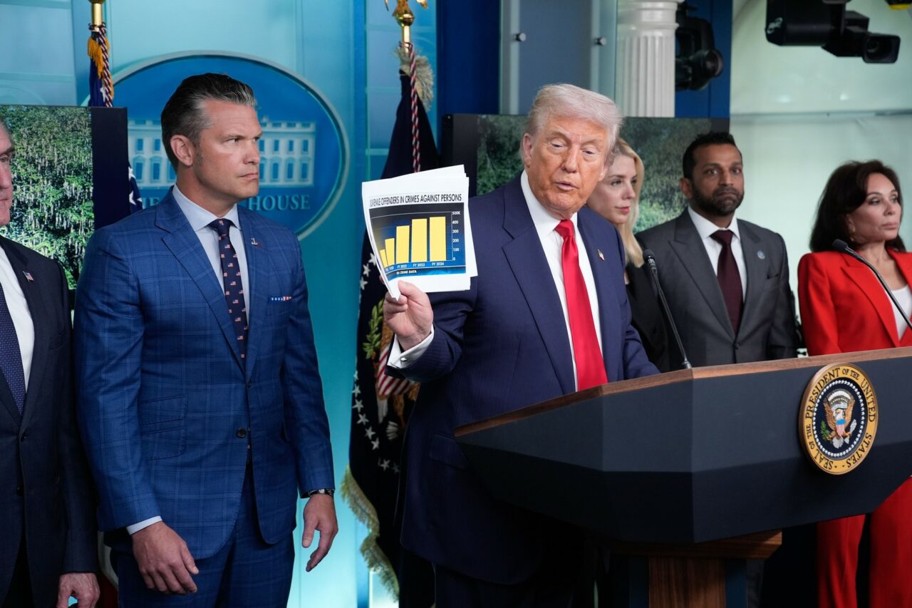 Trump afirmă că Ucraina va fi nevoită să cedeze TERITORII /Președintele SUA îi va informa pe liderii europeni imediat după summitul cu Putin