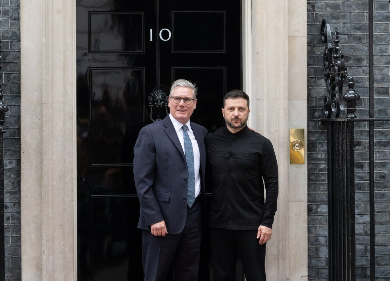 Zelenski se je v Londonu srečal s Starmerjem pred vrhom Trump-Putin
