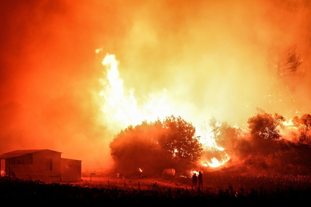 A izbucnit un alt incendiu devastator în Turcia. 251 de persoane, evacuate din provincia Çanakkale