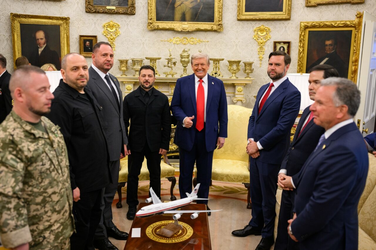 Financial Times: Washingtonul a prezentat Europei PROPUNERI pentru garanțiile de securitate destinate Ucrainei /Cu ce ar contribui armata SUA