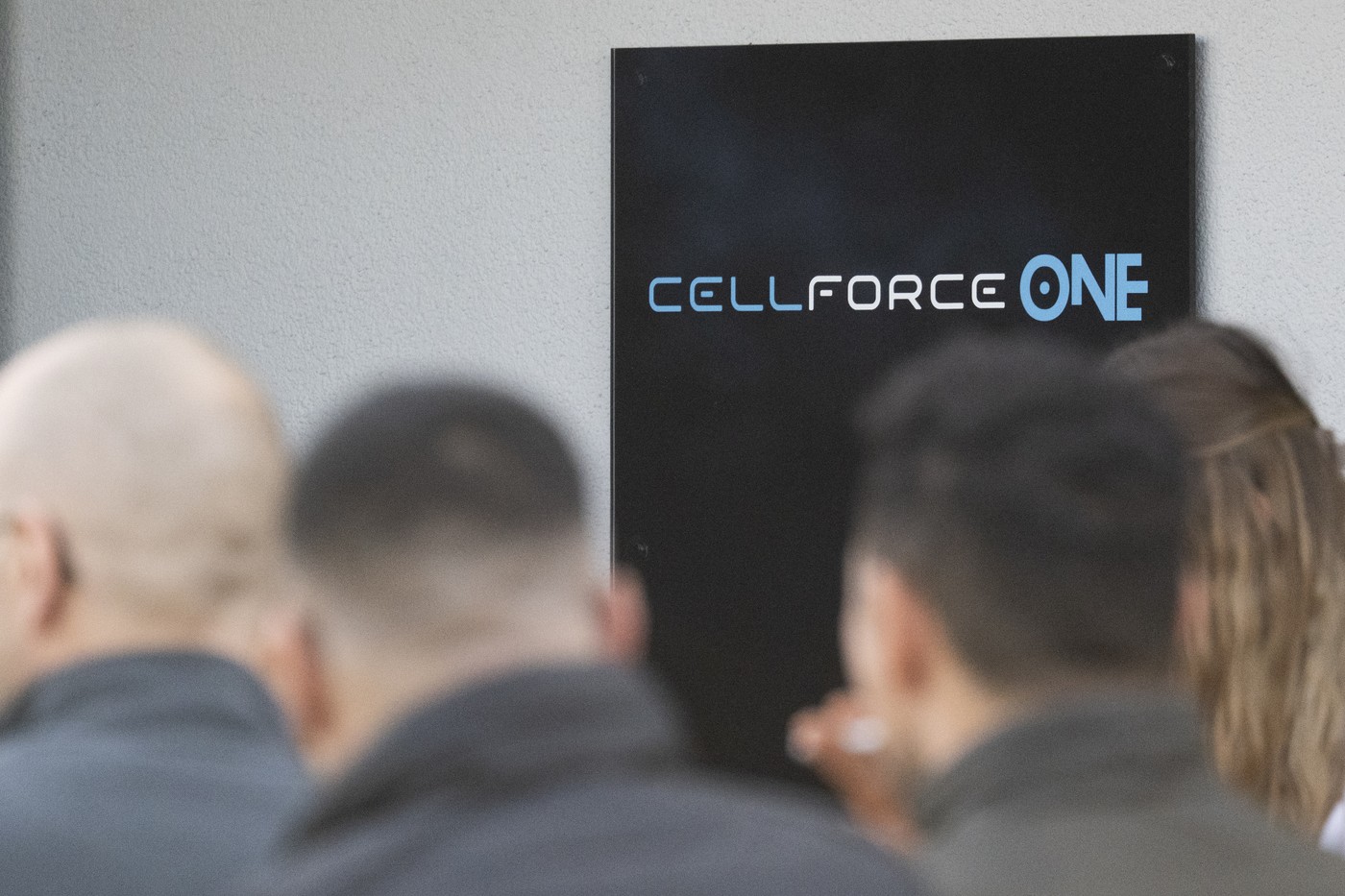 Porsche renun&#539;&#259; la proiectul Cellforce. Planurile de produc&#539;ie de baterii pentru vehicule electrice &bdquo;nu mai sunt VIABILE economic&rdquo;