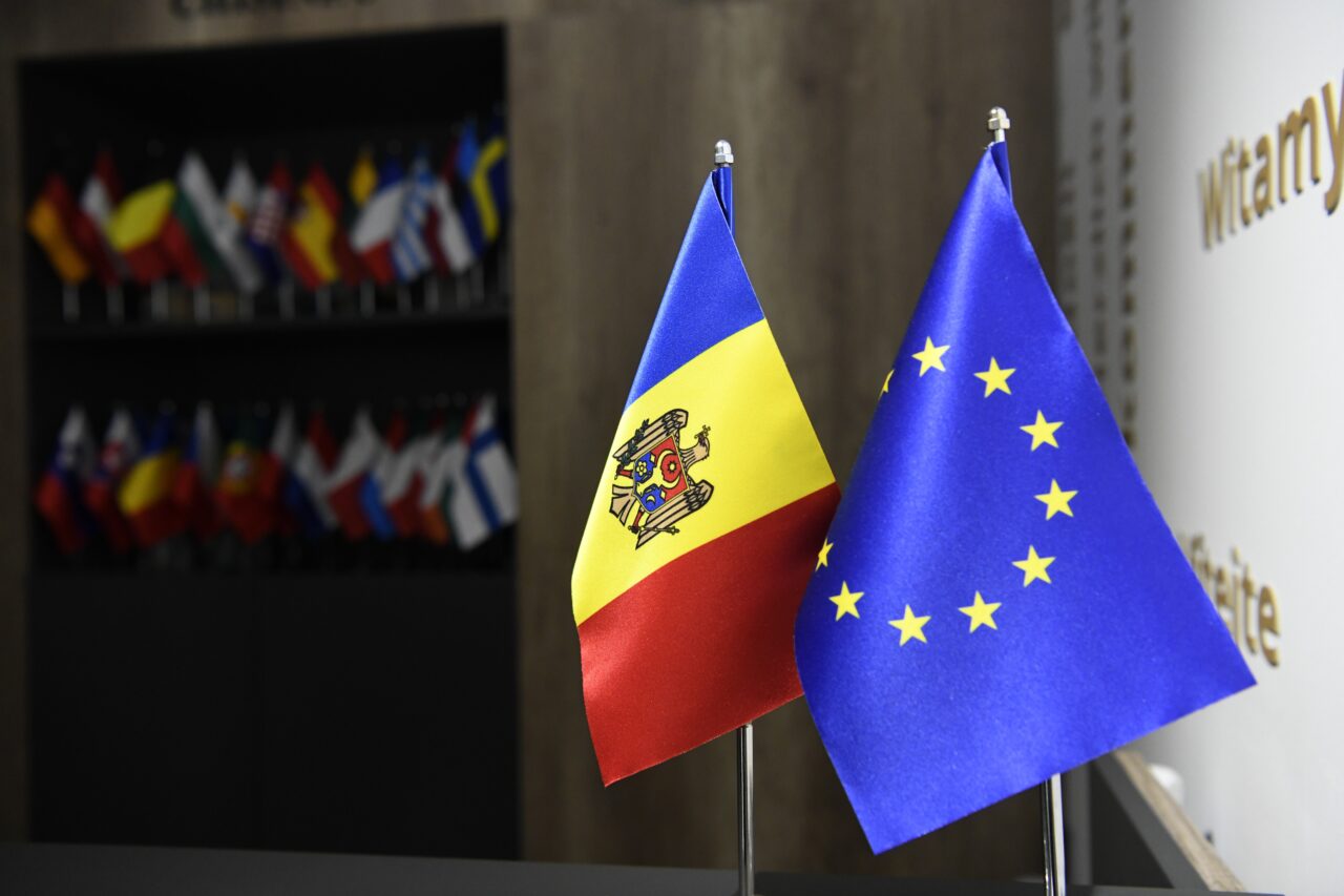 Moldova vrea să introducă regim de VIZE pentru cetățenii din Rusia