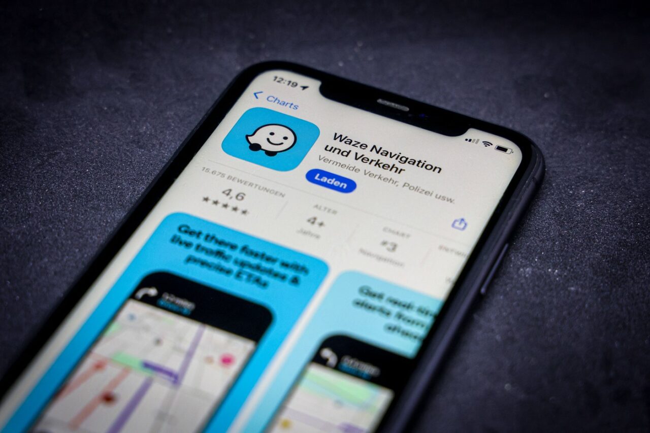 Este capăt de drum pentru milioane de șoferi. Aplicația WAZE nu va mai primi suport tehnic pe anumite modele de telefoane cu Android