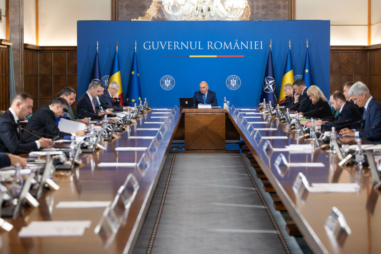 Executivul prelungește plafonarea alimentelor de bază, după presiunile PSD. Dogioiu, contrazisă la două săptămâni după anunțul oficial