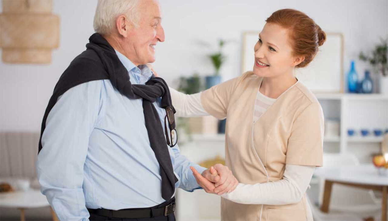 Ce a pățit o badantă, după ce s-a măritat cu pensionarul pe care îl îngrijea. Nimeni nu se aștepta la ce avea să urmeze