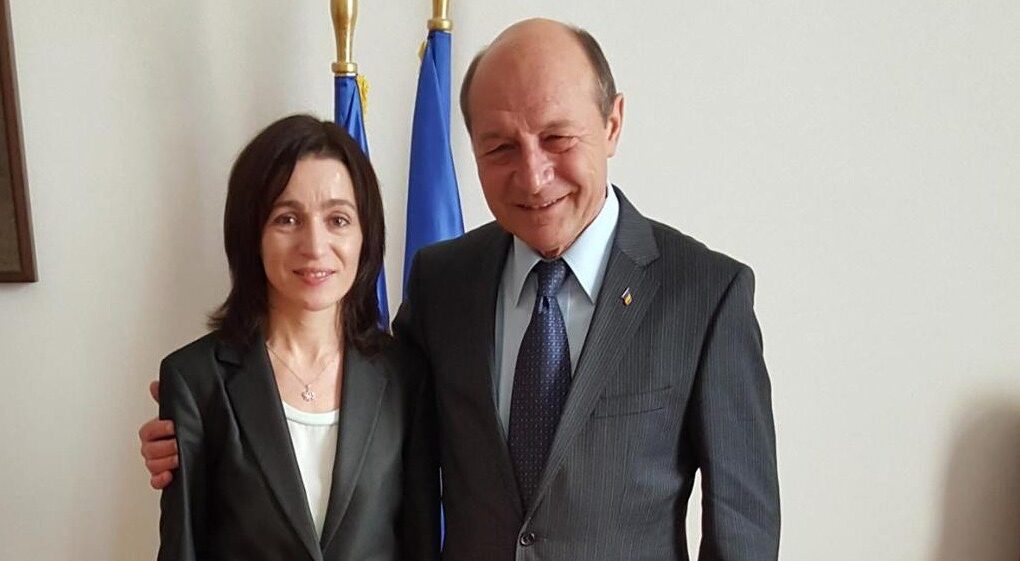 Băsescu nu mai poate de grija Moldovei. Și el trage un semnal de alarmă. Îndeamnă diaspora să iasă la vot