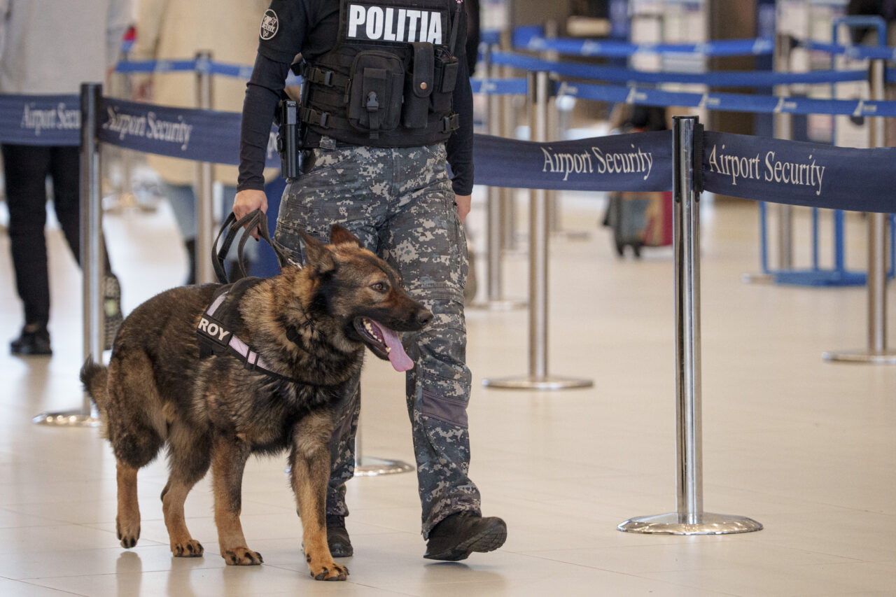 Iranieni prinși cu documente false pe Otopeni. Ce încercau să facă și de unde veneau