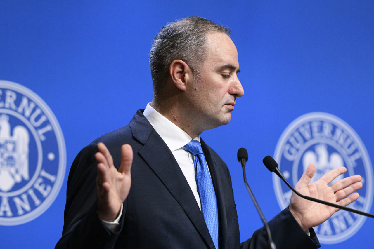 După ce Guvernul Bolojan a strâns cureaua la maximum, Ministrul Finanțelor evită să garanteze că nu vin TAXE noi: „Nu vreau să discutăm pe ipoteze”