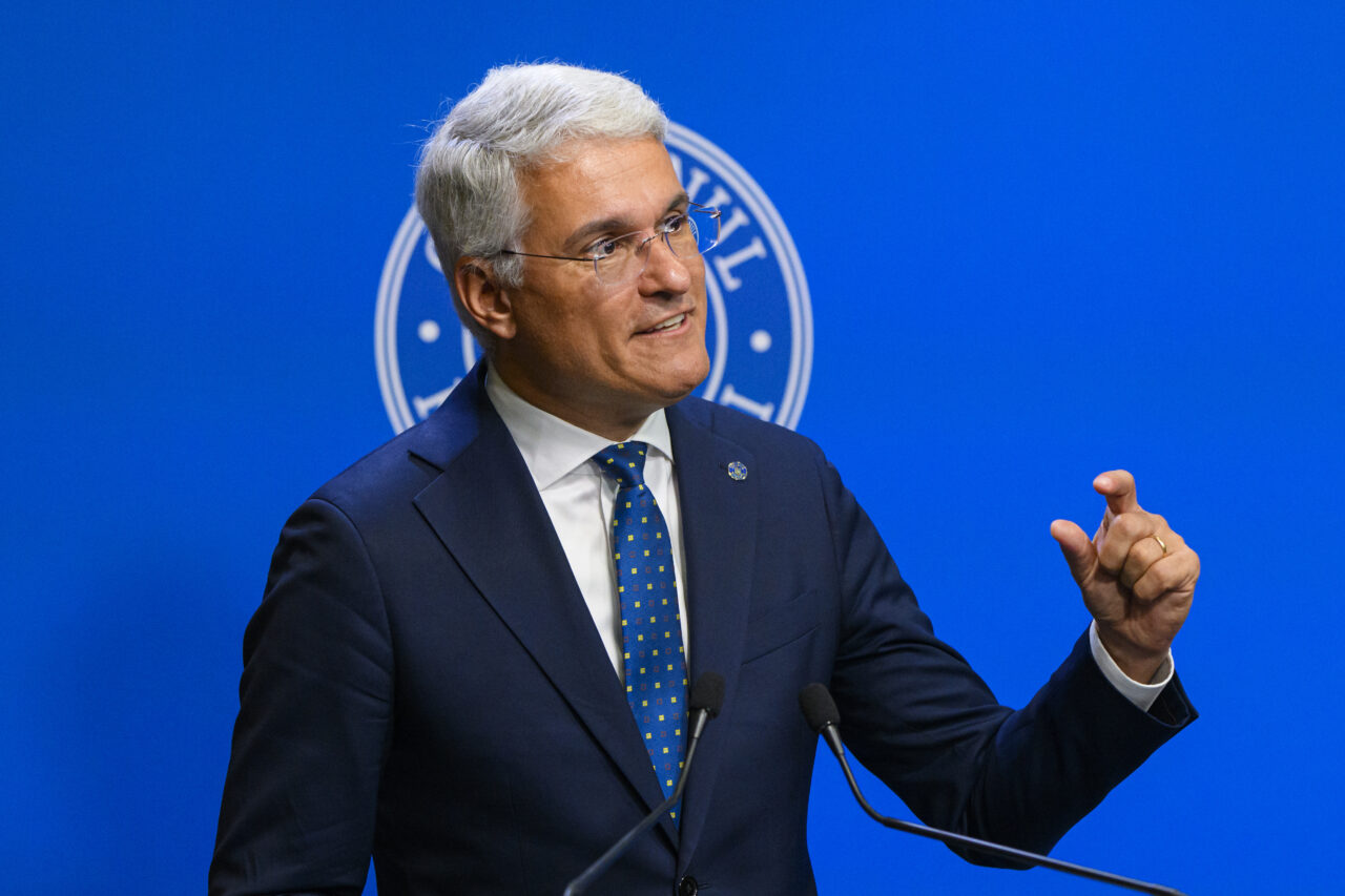 Misiune IMPOSIBILĂ. Ministrul Fondurilor UE spune că România trebuie să cheltuiască 13 miliarde de euro din PNRR până în august 2026