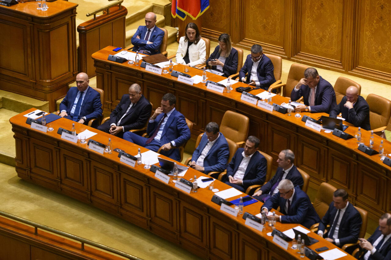 O nouă abominație în Parlament. Aleșii propun ca agenți SIE să poată face cercetare penală, deși CCR INTERZICE. PNL-istul Alexandru Muraru, printre inițiatori