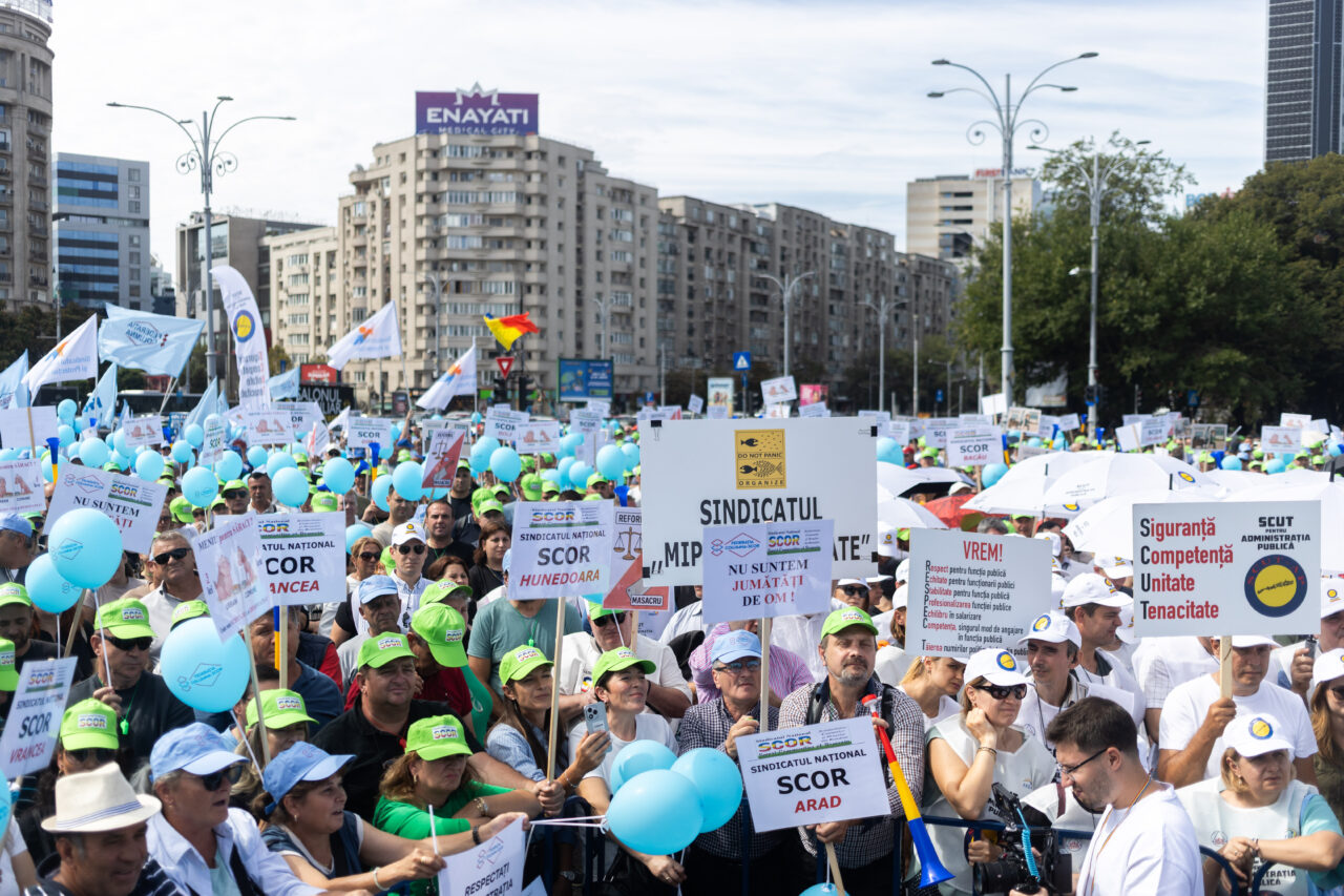 Guvernul, acuzat că pedepsește angajații care ies la proteste. Sindicatele cer INTERVENȚIA Comisiei Europene printr-o scrisoare deschisă