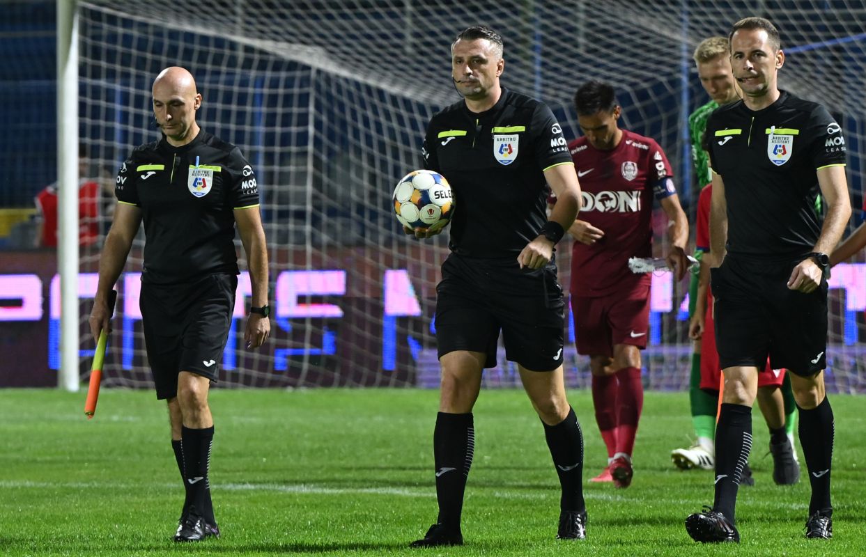 Mihai Teja a tunat după Metaloglobus – CFR Cluj, meci cu trei penaltyuri decise după VAR. „Astea sunt nelămuririle mele. Să ne spună și nouă clar”