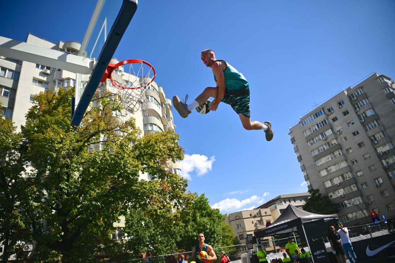 Final epic al sezonului 2025 Sport Arena Streetball. Sportivi de legendă, actori sau cântăreți și-au dat întâlnire pe terenul de baschet