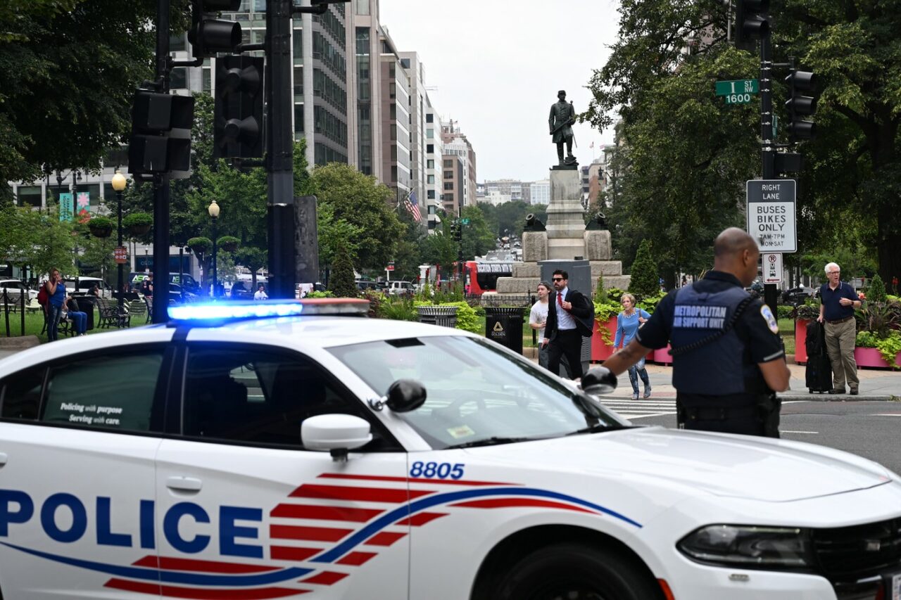 Emmanuel Macron, blocat în trafic la New York de coloana oficială a președintelui Trump. Polițiștii nu l-au recunoscut