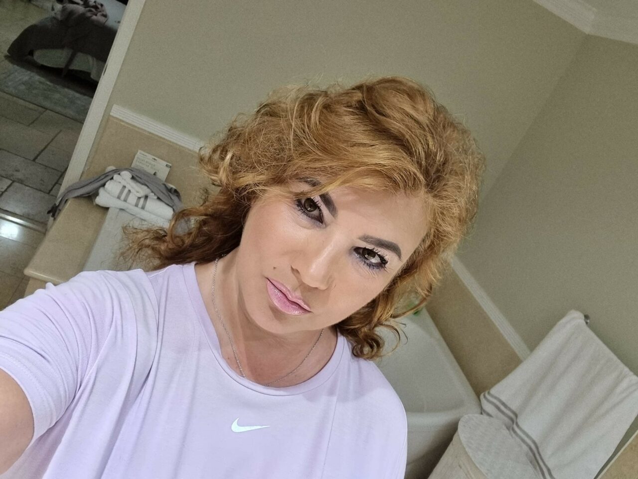 FOTO / Mihaela Borcea se confesează. ”Viața mea a fost MARCATĂ de numeroase încercări”