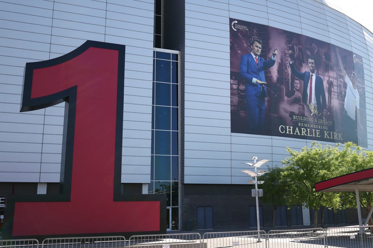 Cine participă la ÎNMORMÂNTAREA lui Charlie Kirk. Cum arată programul funeraliilor