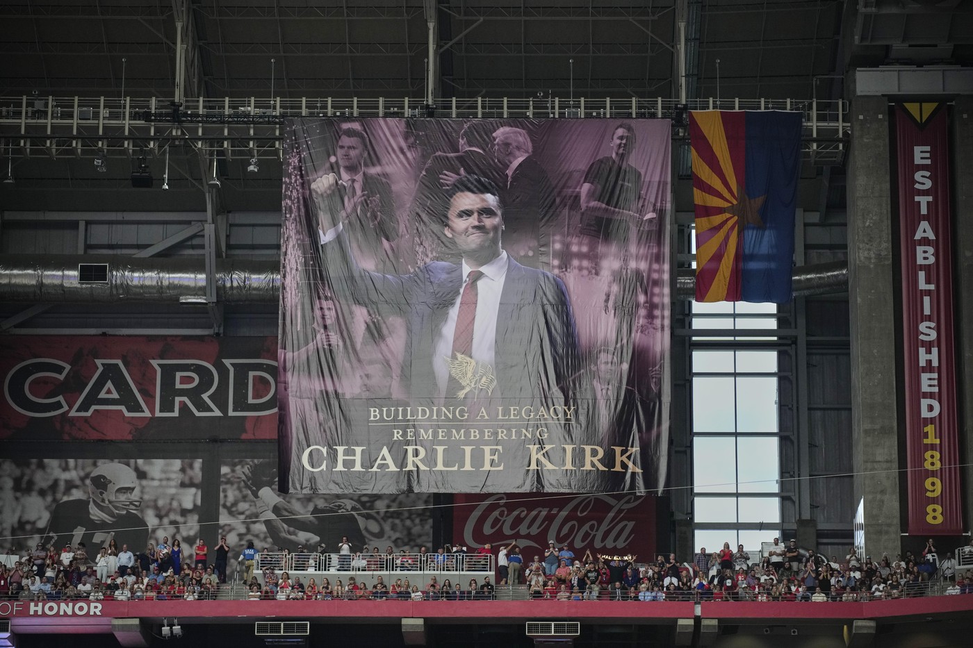 În marea slujbă de pomenire a lui Charlie Kirk în Glendale, AZ