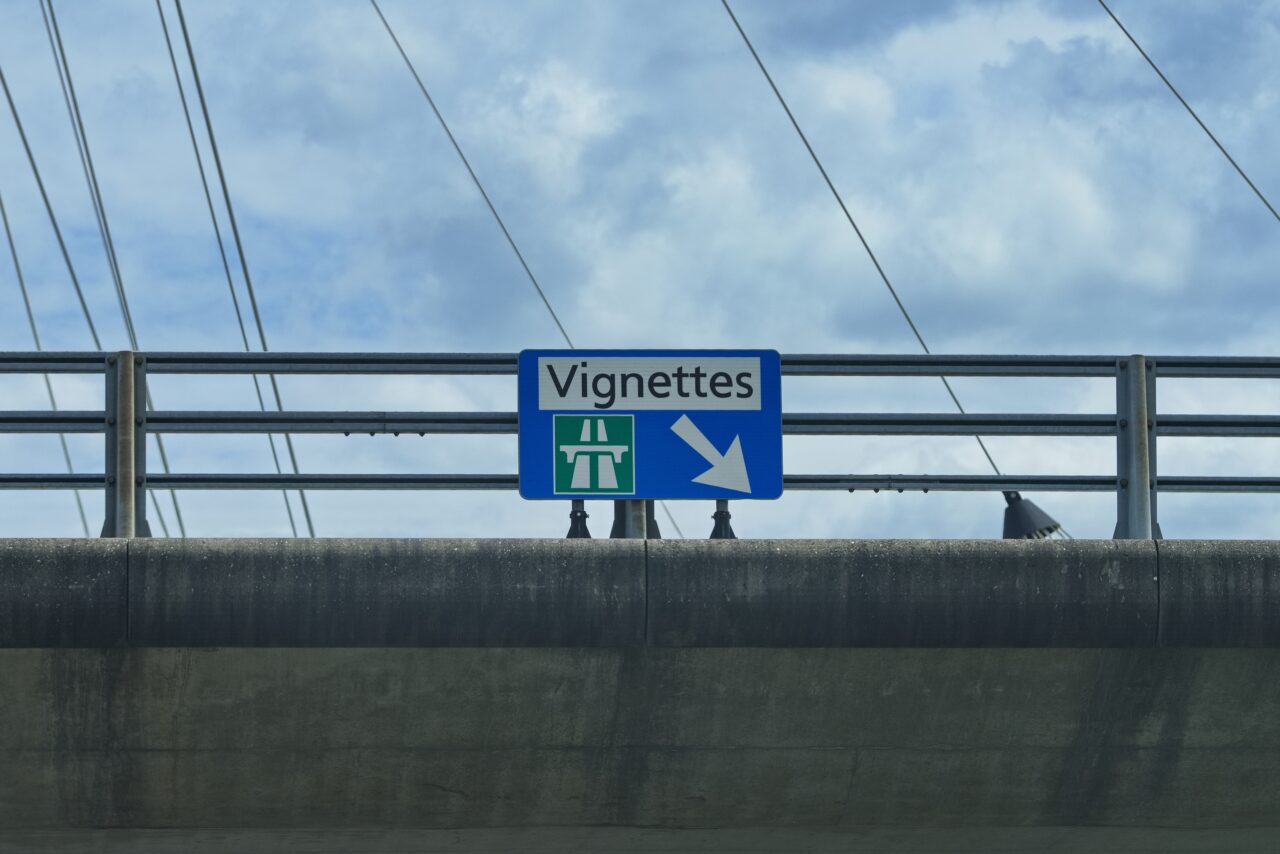 Emiterea rovinietelor și a peajelor în punctele de distribuție prin SIEGMCR va fi suspendată 60 de minute. Când nu va fi disponibilă platforma